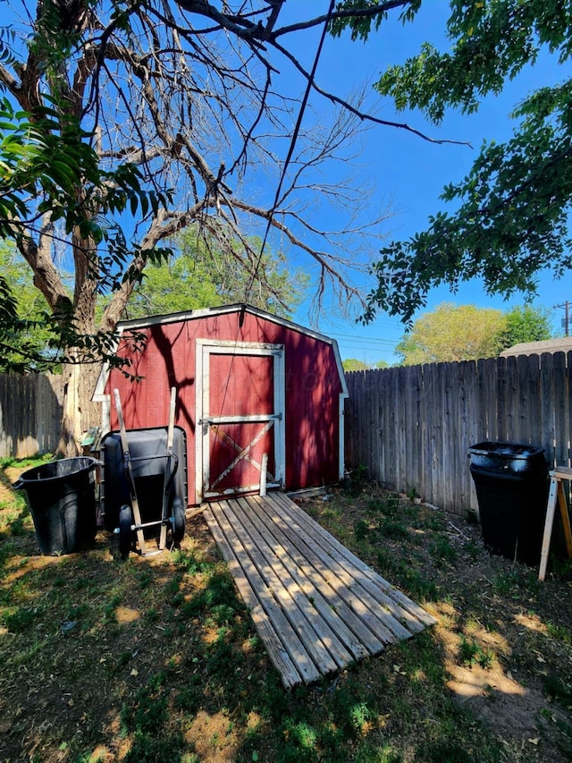 view of outbuilding