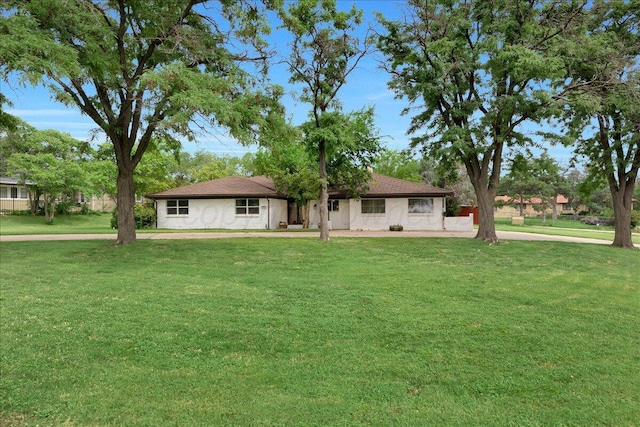 4400 Gem Lake Rd, Amarillo, TX 79106 - single story home featuring a front yard and stucco siding
