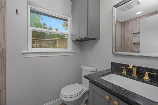 4400 Gem Lake Rd, Amarillo, TX 79106 - bathroom with vanity and toilet
