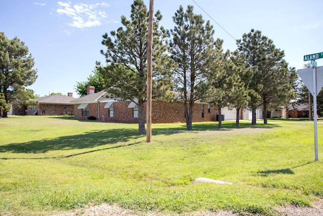 505 Alamo St, Claude, TX 79019 - view of green lawn