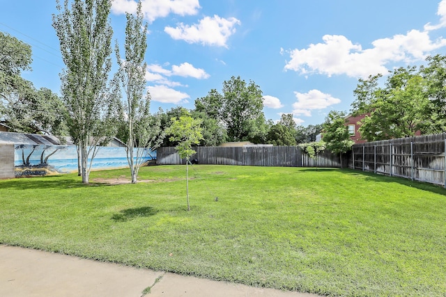 2101 S Harrison St, Amarillo, TX 79109 - view of yard