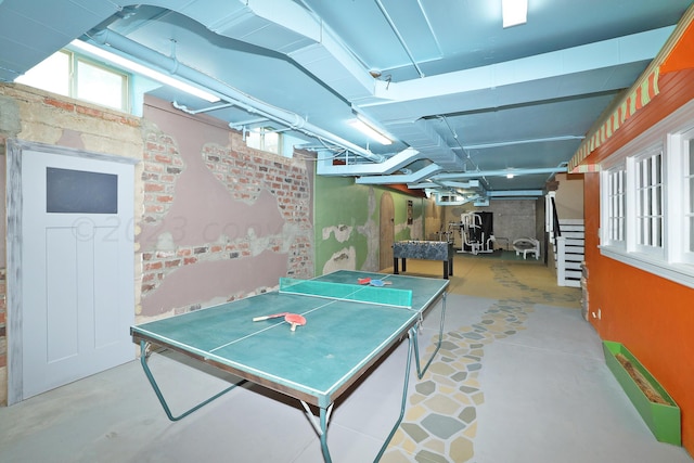 2101 S Harrison St, Amarillo, TX 79109 - playroom featuring concrete flooring