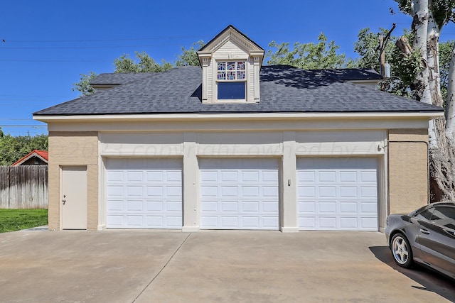 2101 S Harrison St, Amarillo, TX 79109 - garage with driveway and fence