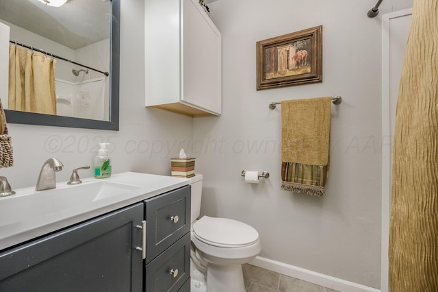 full bath with vanity, a shower with shower curtain, baseboards, tile patterned floors, and toilet