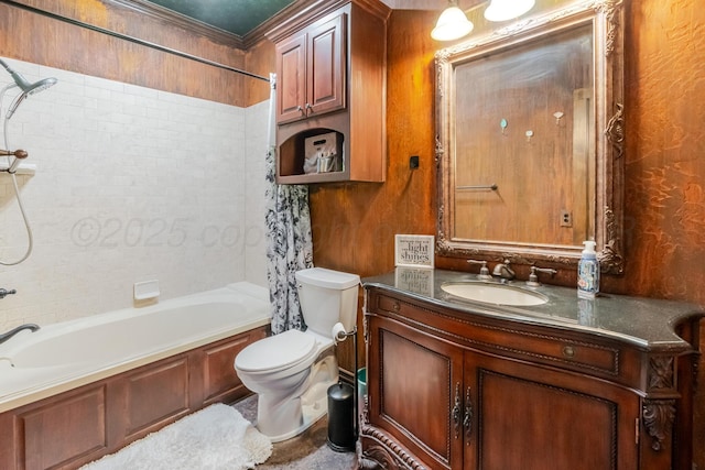 7809 Clearmeadow Dr, Amarillo, TX 79119 - full bath featuring toilet, shower / bath combo with shower curtain, vanity, and crown molding