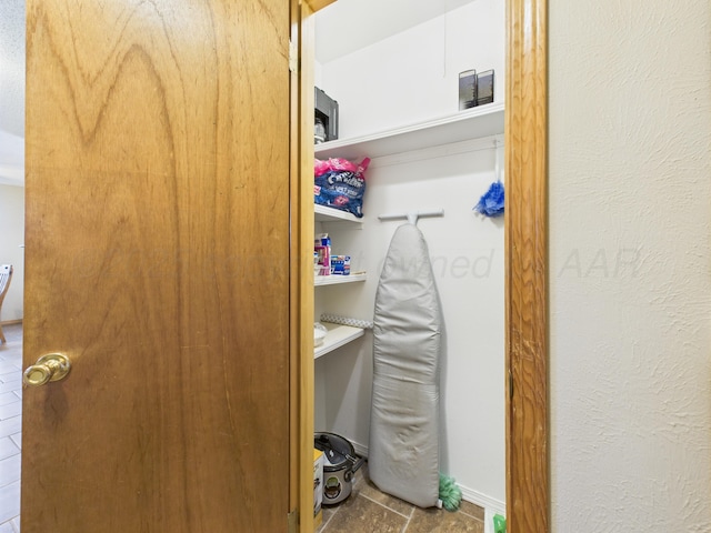 1620 N Nelson St, Pampa, TX 79065 - view of closet