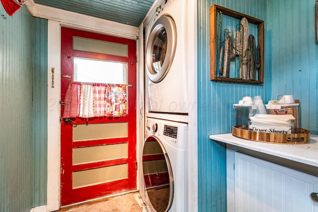 1203 Lee St, Borger, TX 79007 - washroom featuring stacked washing machine and dryer