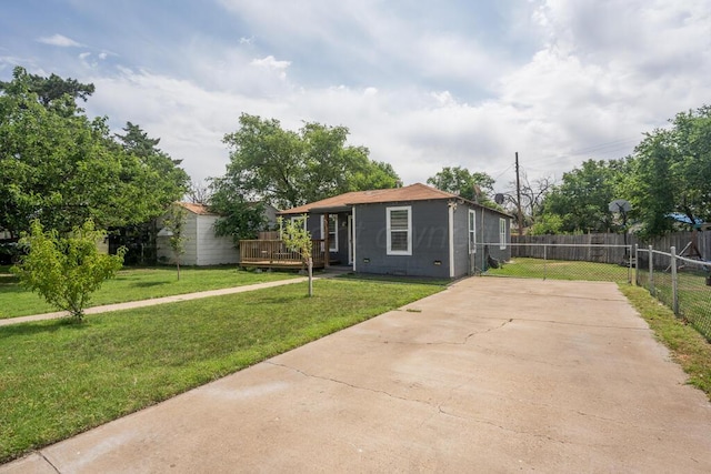 4215 S Tyler St, Amarillo, TX 79110 - view of front of home featuring a deck and driveway