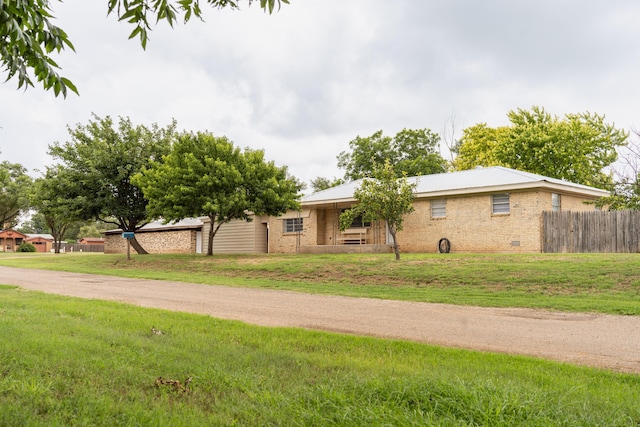 508 S Austin St, Shamrock, TX 79079 - view of front facade featuring brick siding