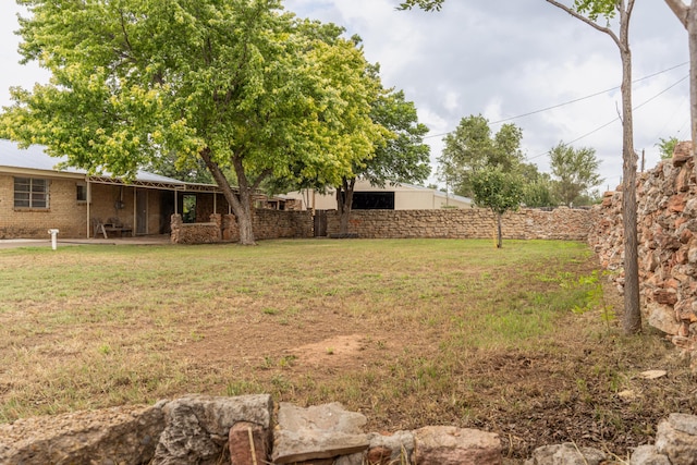 508 S Austin St, Shamrock, TX 79079 - view of yard