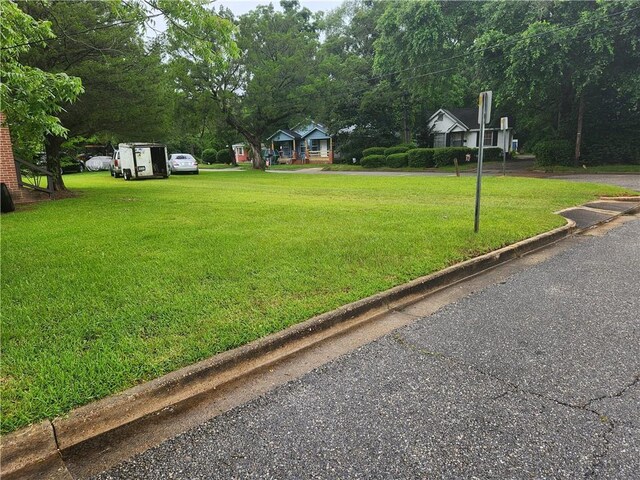 180 Carstens St, Mobile, AL 36617 - view of green lawn