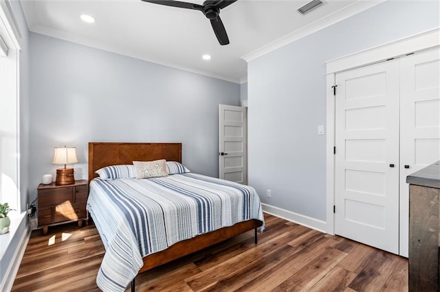 204 Magnolia Ct, Dauphin Island, AL 36528 - bedroom with baseboards, wood finished floors, visible vents, and ornamental molding