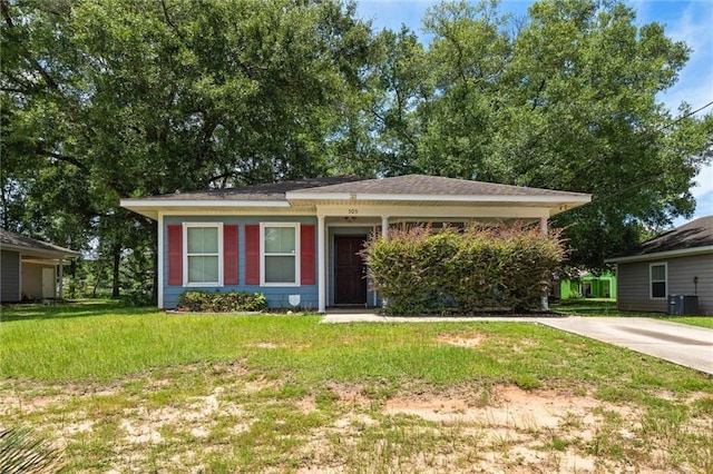 505 Doby Ct, Mobile, AL 36608 - view of front of property with a front yard