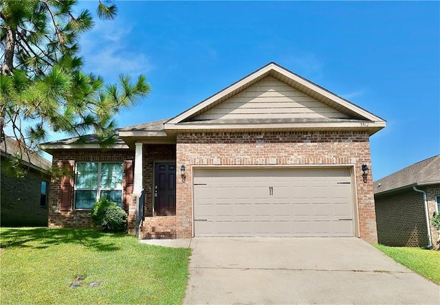 view of front facade featuring a garage and a front yard