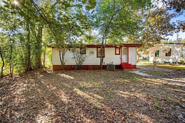 4054 Pringle Dr, Mobile, AL 36618 - view of front of home featuring entry steps and central AC unit