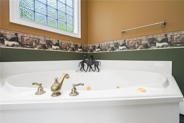 2924 Riverview Pointe Dr S, Theodore, AL 36582 - full bath featuring a whirlpool tub