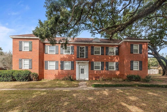 view of front of house with a front yard