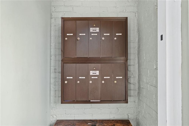 204 Conti St Unit 1A, Mobile, AL 36602 - detailed view of mail area
