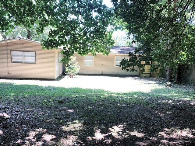 2005 La Pine Dr, Mobile, AL 36618 - view of yard