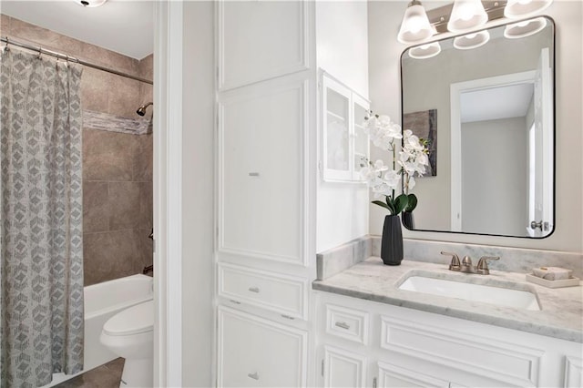 2604 Old Dobbin Dr E, Mobile, AL 36695 - bathroom with vanity, a chandelier, shower / bathtub combination with curtain, and tile patterned flooring