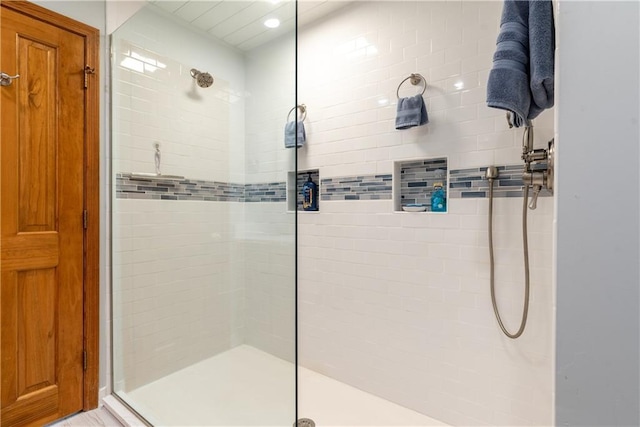 2012 Bienville Blvd, Dauphin Island, AL 36528 - full bathroom with tiled shower