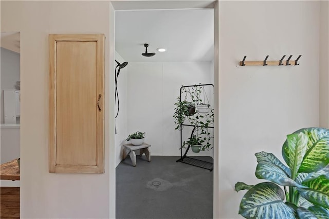 bathroom featuring recessed lighting