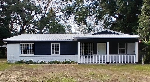 view of front facade featuring covered porch