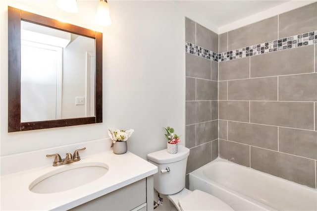 9636 Hamilton Creek Dr S, Mobile, AL 36695 - bathroom with vanity and washtub / shower combination