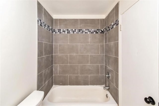 9636 Hamilton Creek Dr S, Mobile, AL 36695 - bathroom featuring toilet and shower / bathtub combination