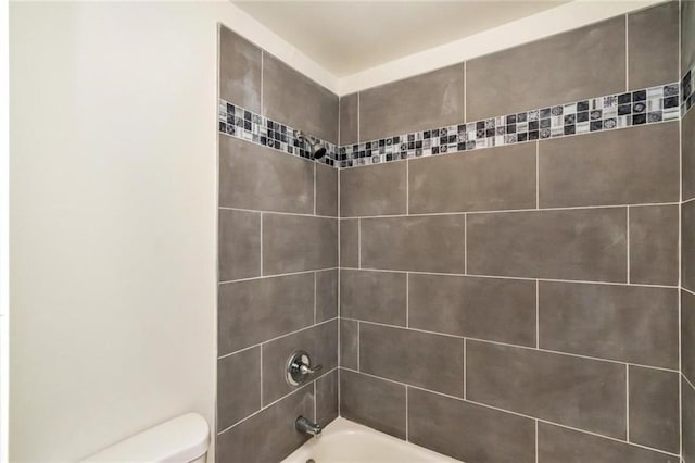 9636 Hamilton Creek Dr S, Mobile, AL 36695 - bathroom with toilet and shower / washtub combination