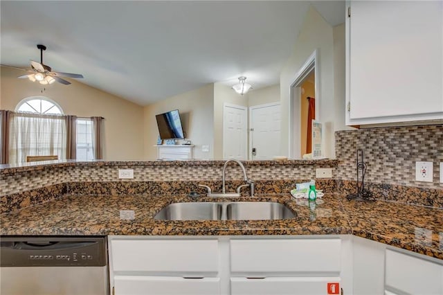 6194 State Highway 59 Unit D-8, Gulf Shores, AL 36542 - kitchen with dishwasher, a sink, tasteful backsplash, ceiling fan, and vaulted ceiling
