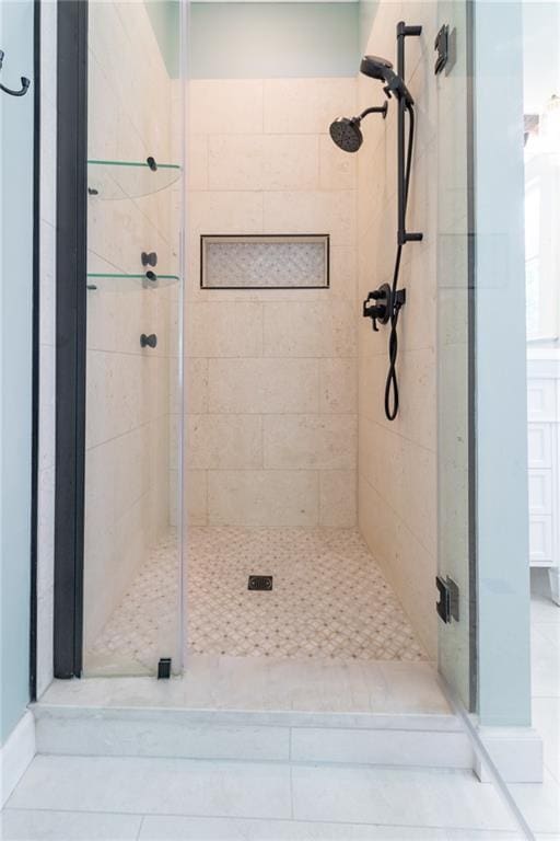 1703 Dauphin St, Mobile, AL 36604 - bathroom featuring a stall shower
