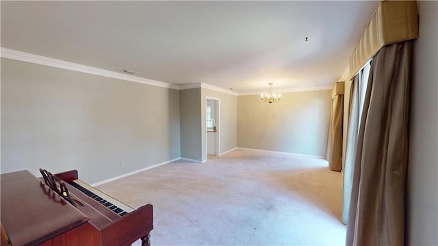 empty room featuring a notable chandelier, visible vents, ornamental molding, light carpet, and baseboards