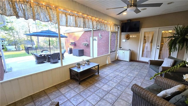 view of patio featuring a ceiling fan