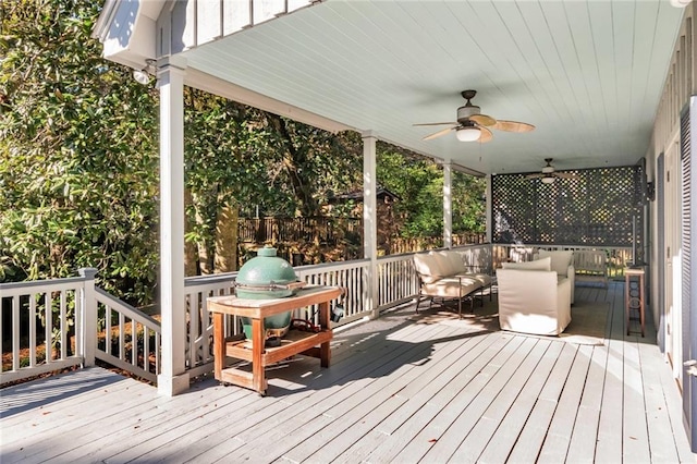 deck with ceiling fan