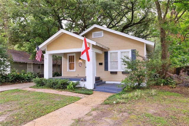 1660 Laurel St, Mobile, AL 36604 - bungalow-style house with covered porch