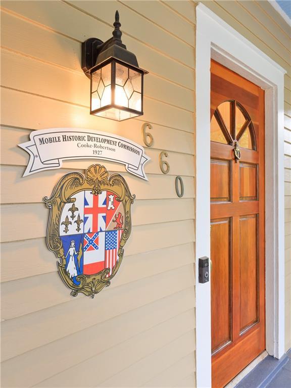 1660 Laurel St, Mobile, AL 36604 - view of doorway to property