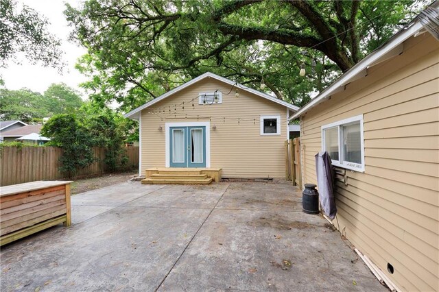 1660 Laurel St, Mobile, AL 36604 - view of patio / terrace with entry steps