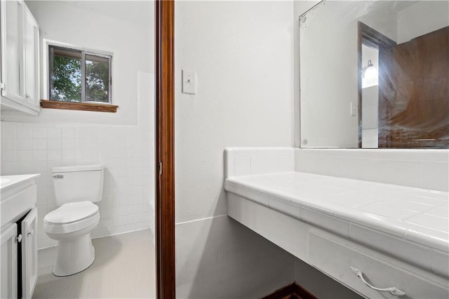 754 Pinemont Dr, Mobile, AL 36609 - bathroom with vanity and toilet