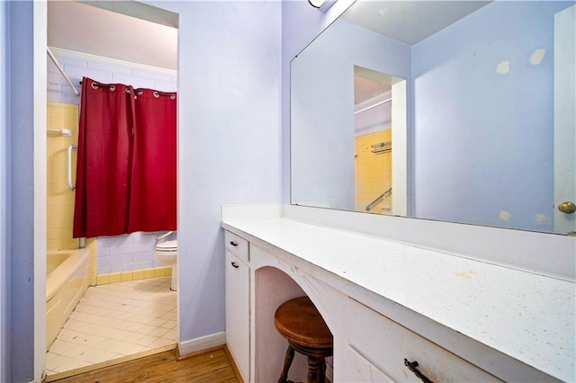 4359 Montclair Cir E, Mobile, AL 36693 - bathroom with toilet, wood finished floors, vanity, and shower / bath combo