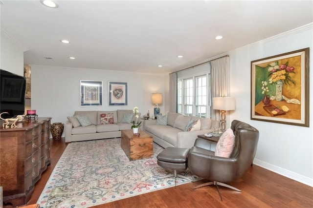 6000 Shenandoah Rd N, Mobile, AL 36608 - living area with wood finished floors, recessed lighting, ornamental molding, and baseboards