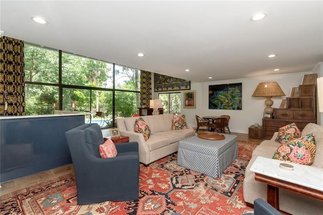 6000 Shenandoah Rd N, Mobile, AL 36608 - living area with recessed lighting