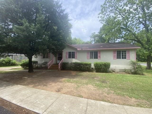 351 Lincoln Blvd, Mobile, AL 36608 - view of front facade with a front yard