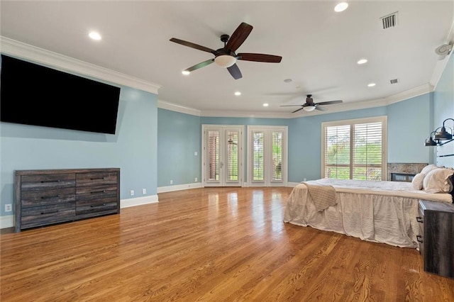 6060 Riverchase Dr S, Mobile, AL 36619 - bedroom featuring crown molding, light wood-style flooring, recessed lighting, and a ceiling fan