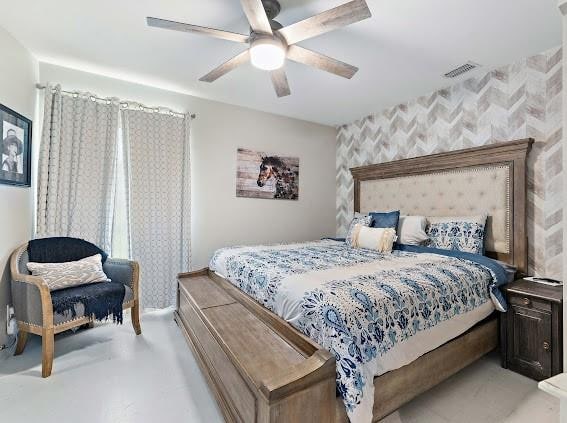 bedroom with ceiling fan