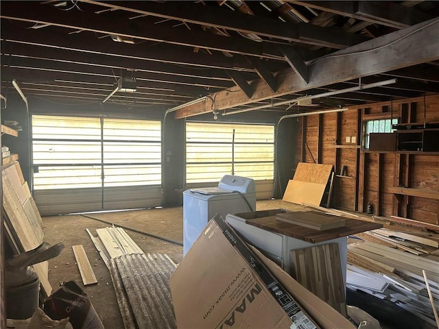 garage featuring independent washer and dryer