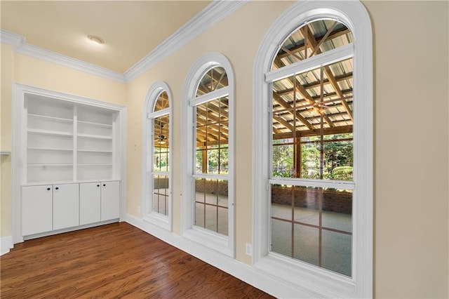 104 Ferncliff Cir, Daphne, AL 36526 - entryway with wood finished floors, crown molding, and built in shelves