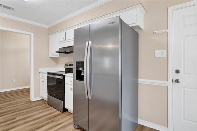 kitchen with visible vents, light wood-style floors, appliances with stainless steel finishes, under cabinet range hood, and white cabinetry