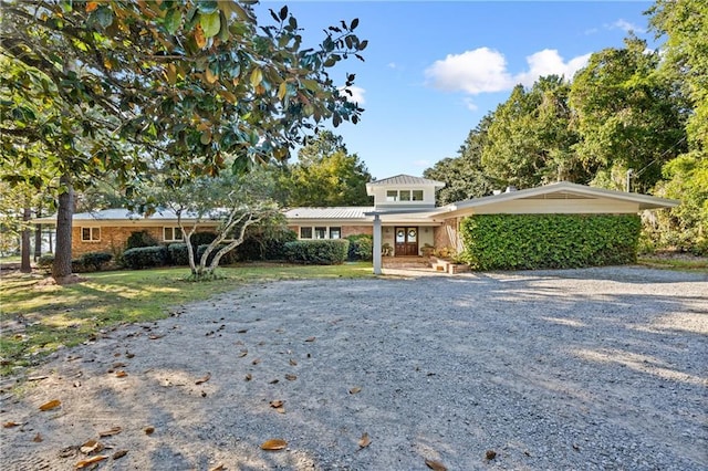 view of front of home with driveway