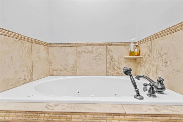 311 Magnolia Ave Unit 54, Satsuma, AL 36572 - bathroom with a whirlpool tub